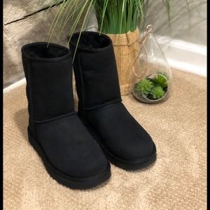 Ugg classic short bootie
